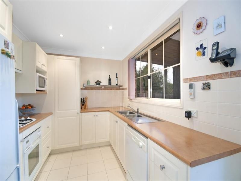 13 Lyndhurst Way, Cherrybrook NSW 2126