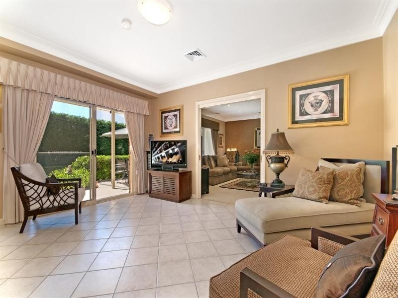 10 Clifton Place, Cherrybrook NSW 2126