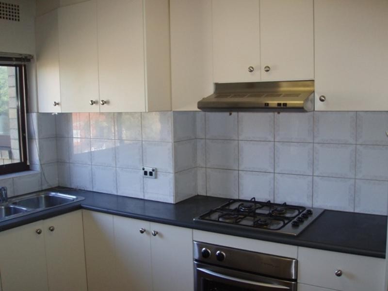 4/2 Maloney, Eastlakes NSW 2018