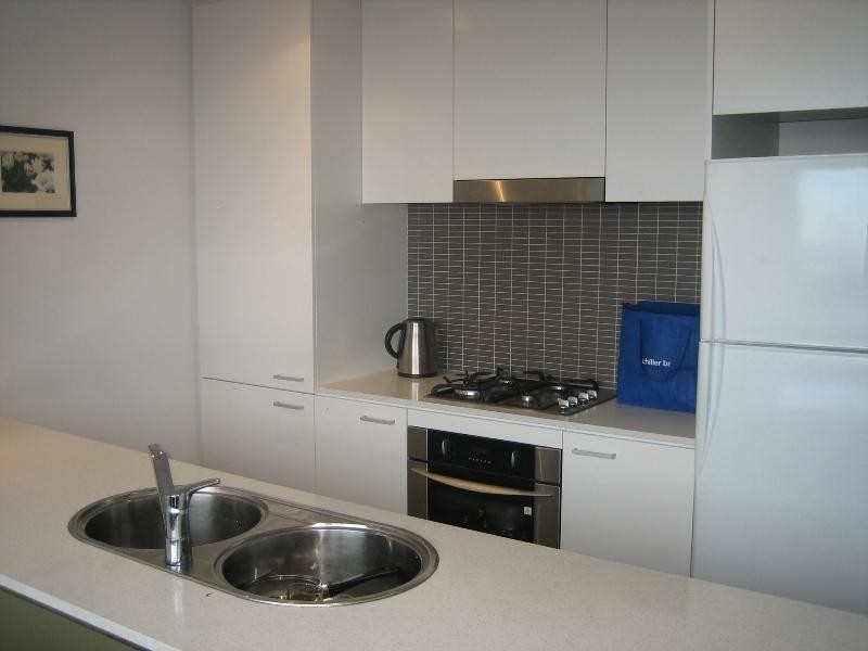 407/2 Hutchinson Wk, Zetland NSW 2017