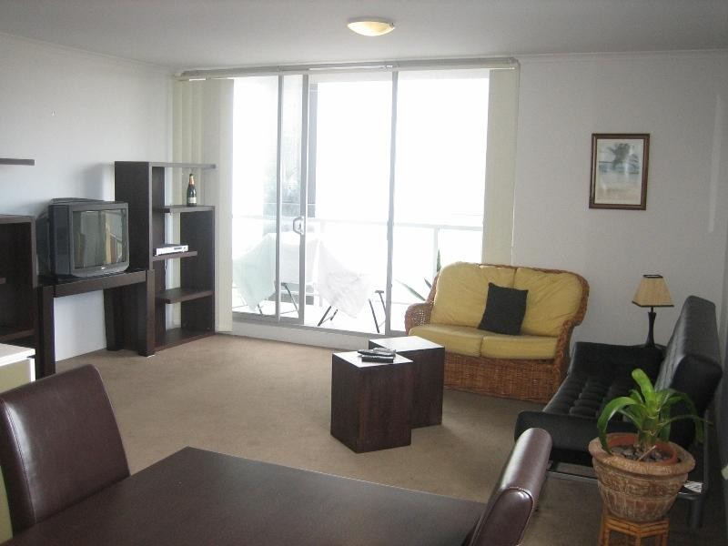 407/2 Hutchinson Wk, Zetland NSW 2017