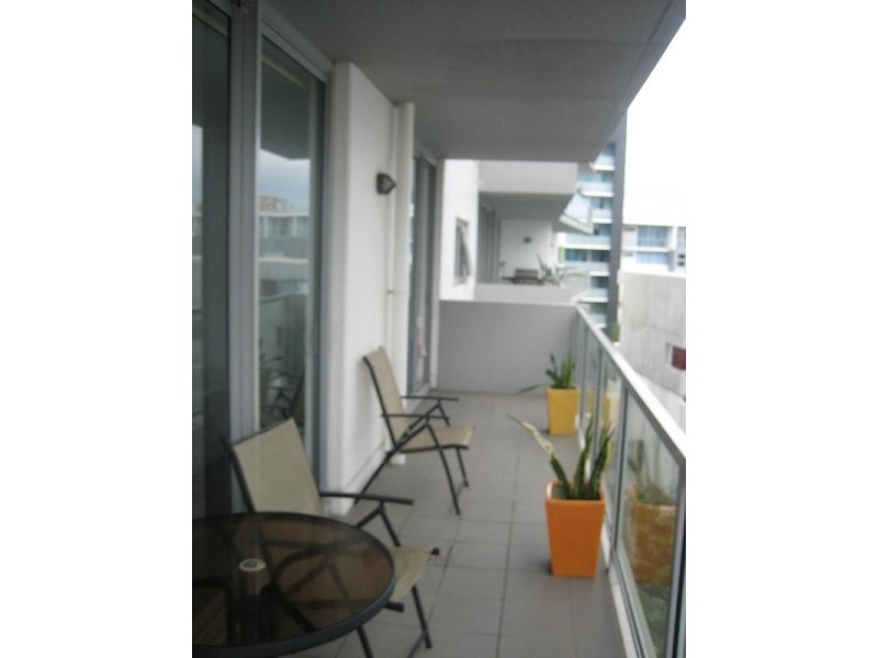 407/2 Hutchinson Wk, Zetland NSW 2017