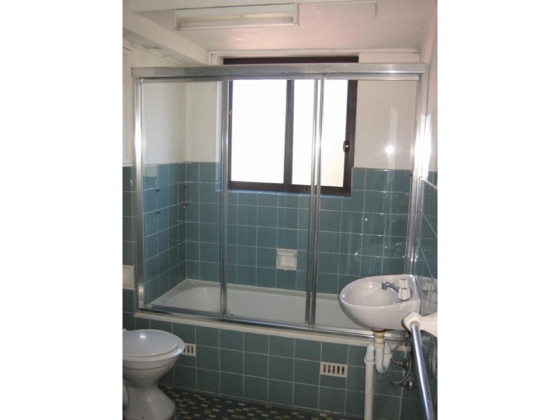 2 Maloney Street, Eastlakes NSW 2018