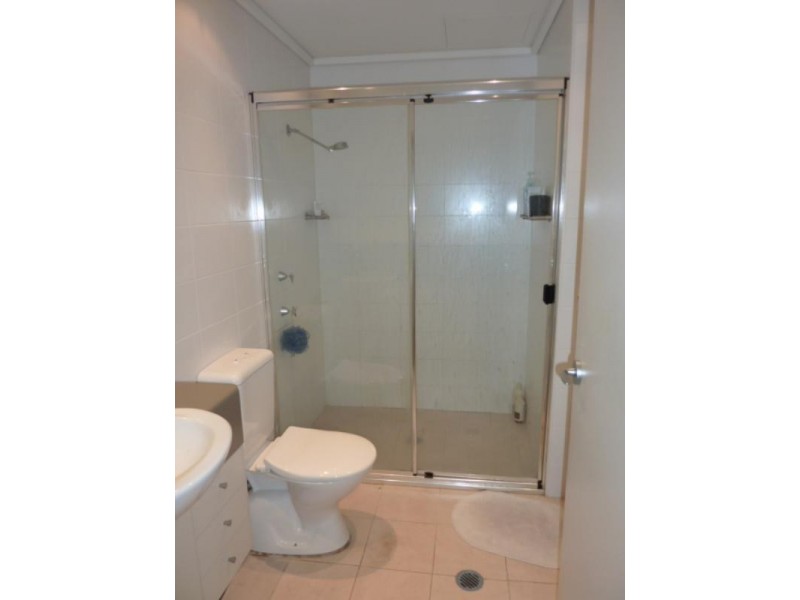 76 Anzac Parade, Kensington NSW 2033