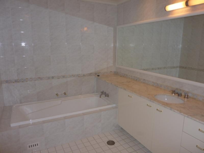 87 Brompton Road, Kensington NSW 2033