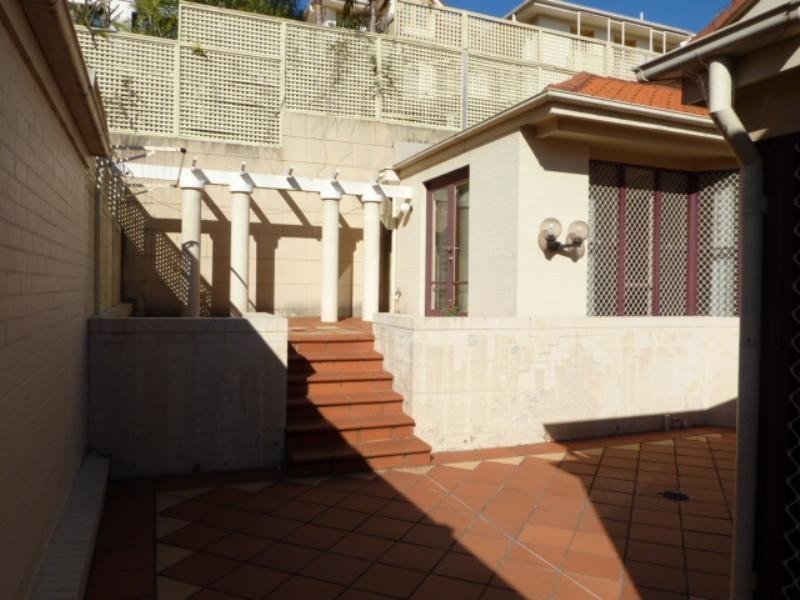 87 Brompton Road, Kensington NSW 2033