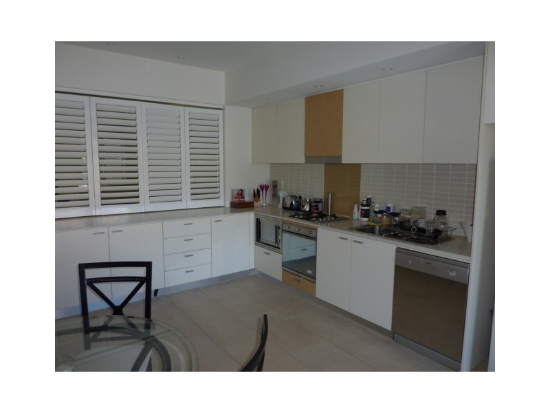 76 Anzac Parade, Kensington NSW 2033