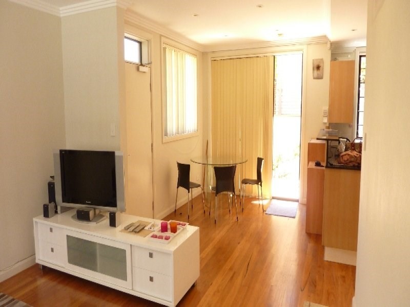 1/11 Barker Street, Kensington NSW 2033