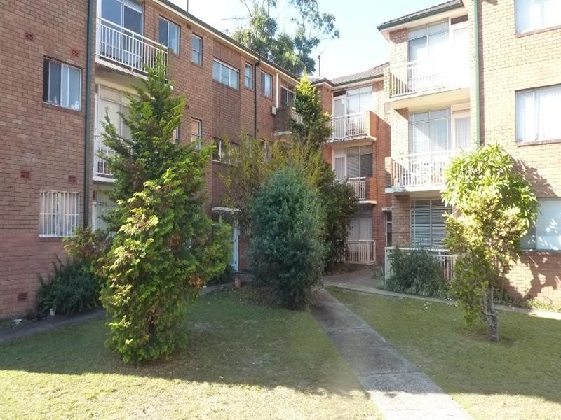 3/2 Gray Crescent, Eastlakes NSW 2018