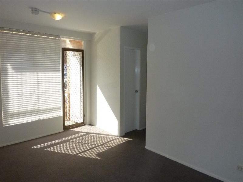 3/2 Gray Crescent, Eastlakes NSW 2018