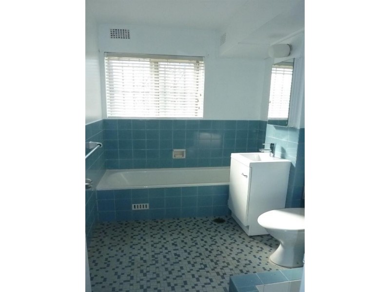 3/2 Gray Crescent, Eastlakes NSW 2018