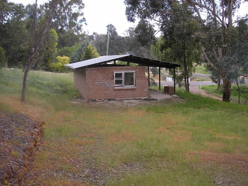 8 Brockman Street, Balingup WA 6253