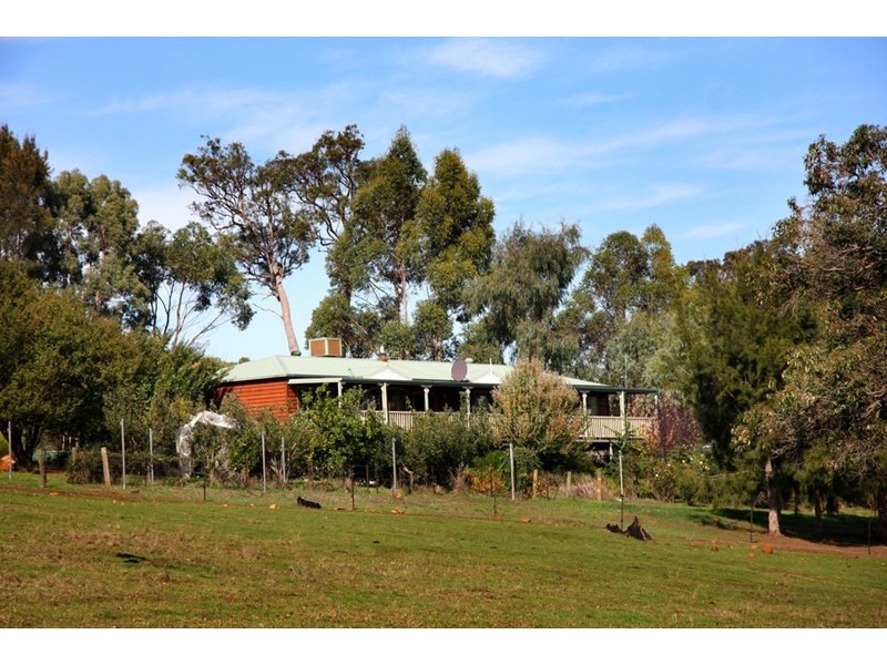 36 Campbell Street, Balingup WA 6253