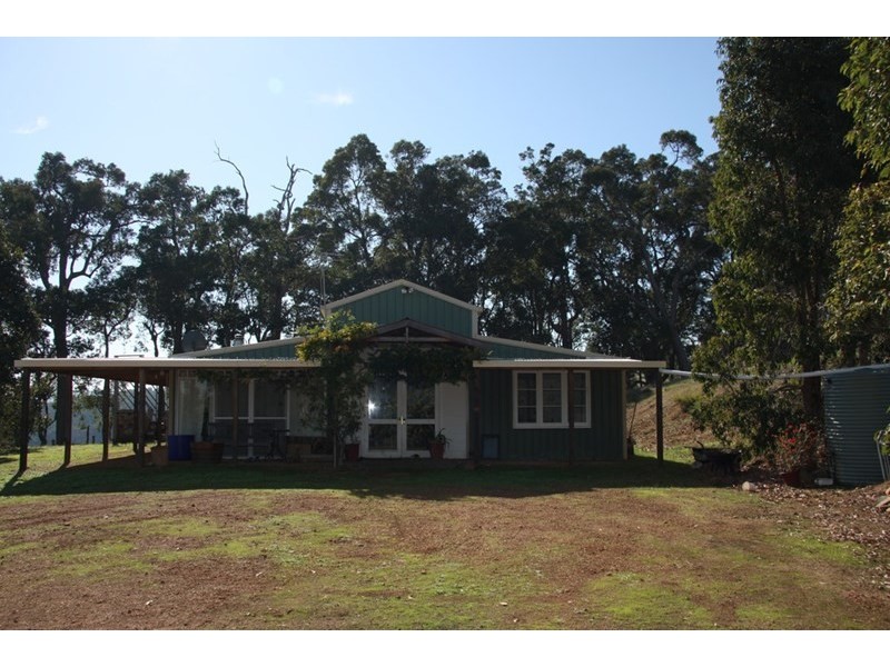 36 Campbell Street, Balingup WA 6253