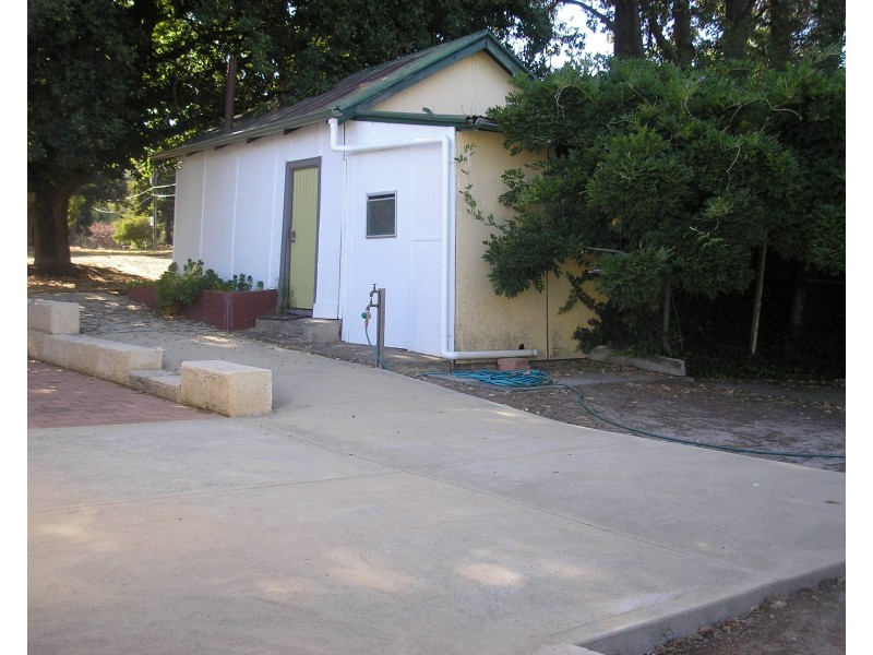 8 Roberts Street, Balingup WA 6253