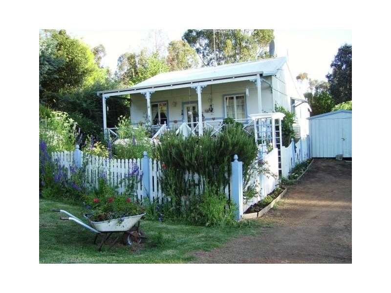 11 Brockman Street, Balingup WA 6253