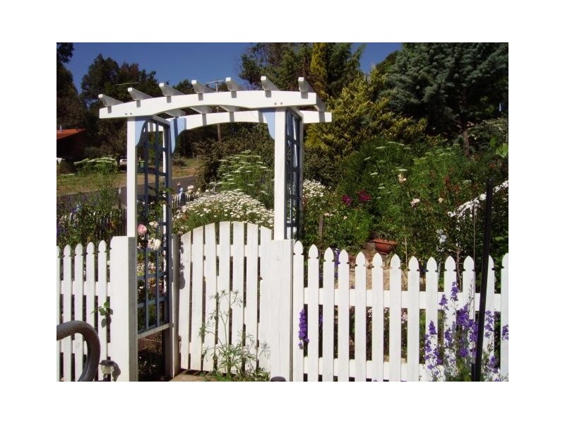 11 Brockman Street, Balingup WA 6253