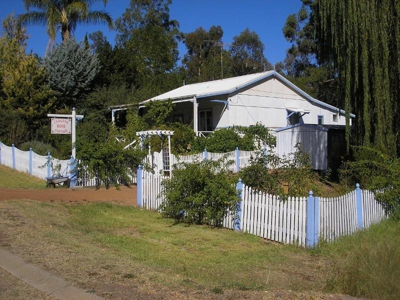 11 Brockman Street, Balingup WA 6253