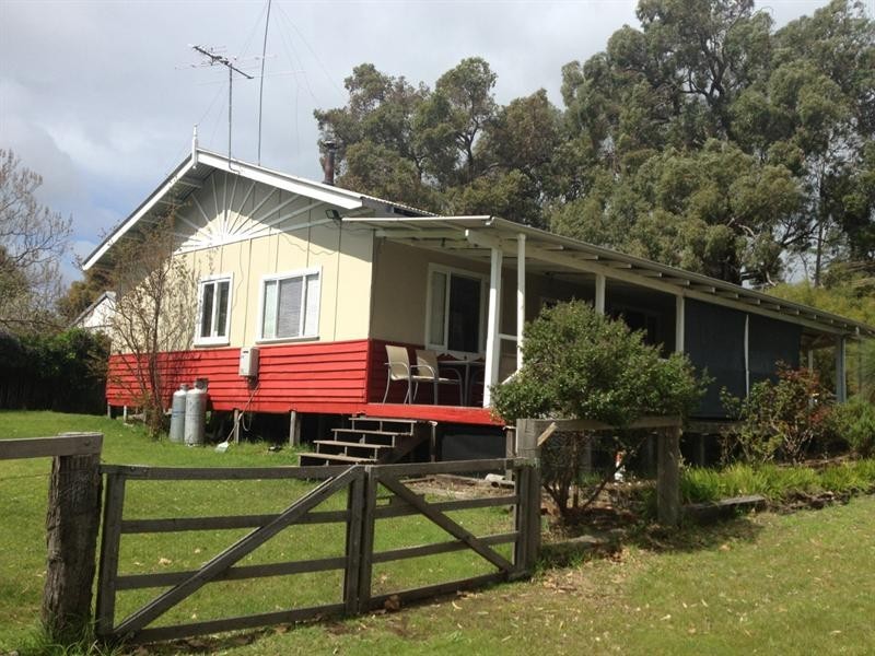 43 Brockman Street, Balingup WA 6253