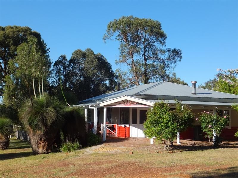 43 Brockman Street, Balingup WA 6253