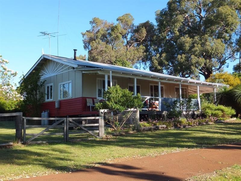 43 Brockman Street, Balingup WA 6253