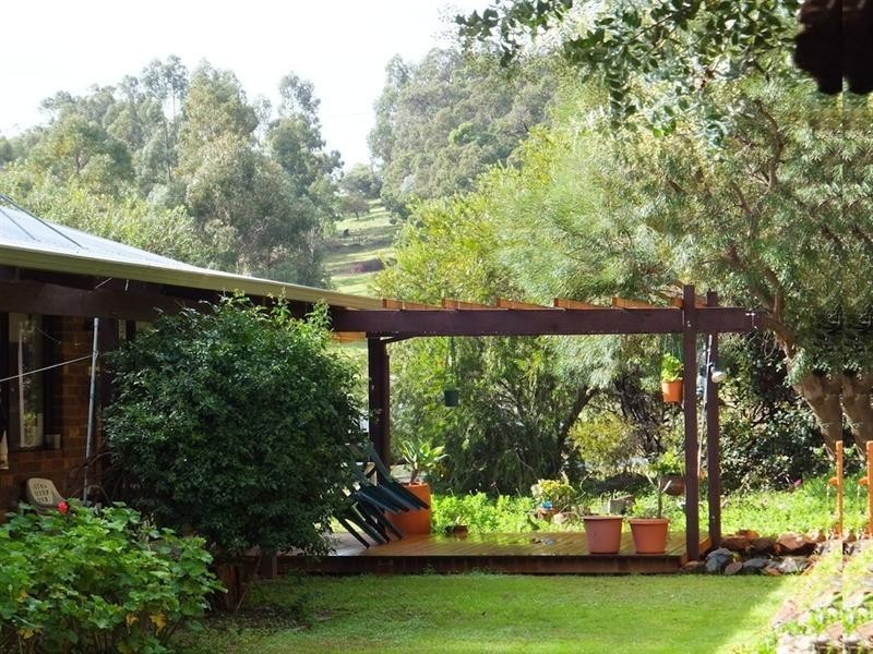 14 De Lisle Street, Balingup WA 6253