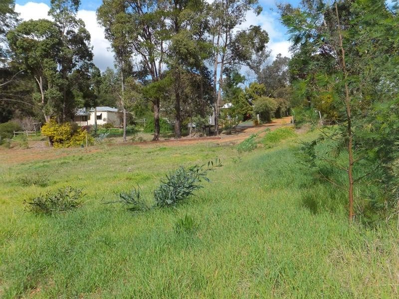 14 Wood Street, Balingup WA 6253