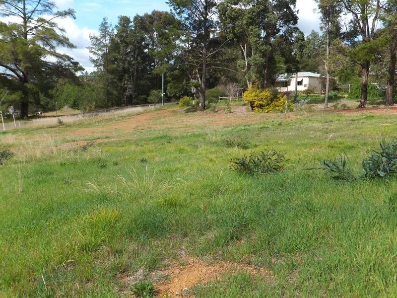 14 Wood Street, Balingup WA 6253