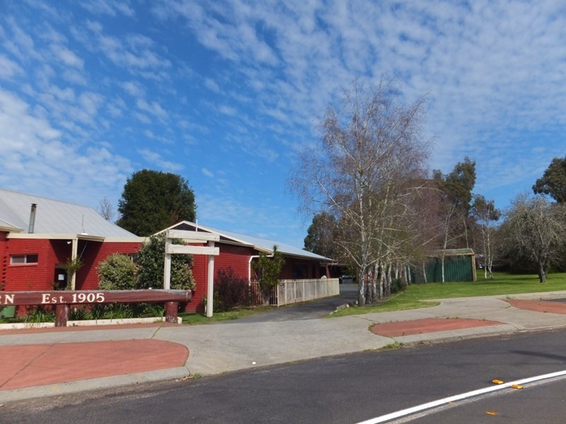 49 South Western Highway, Kirup WA 6251