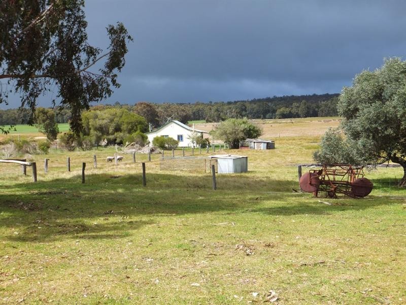 24 Cundinup-Kirup Road, Kirup WA 6251