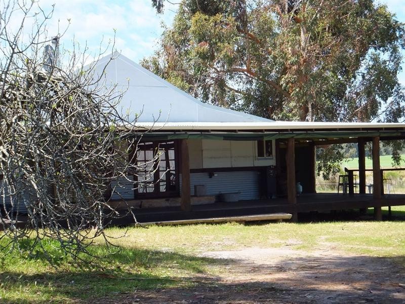 24 Cundinup-Kirup Road, Kirup WA 6251