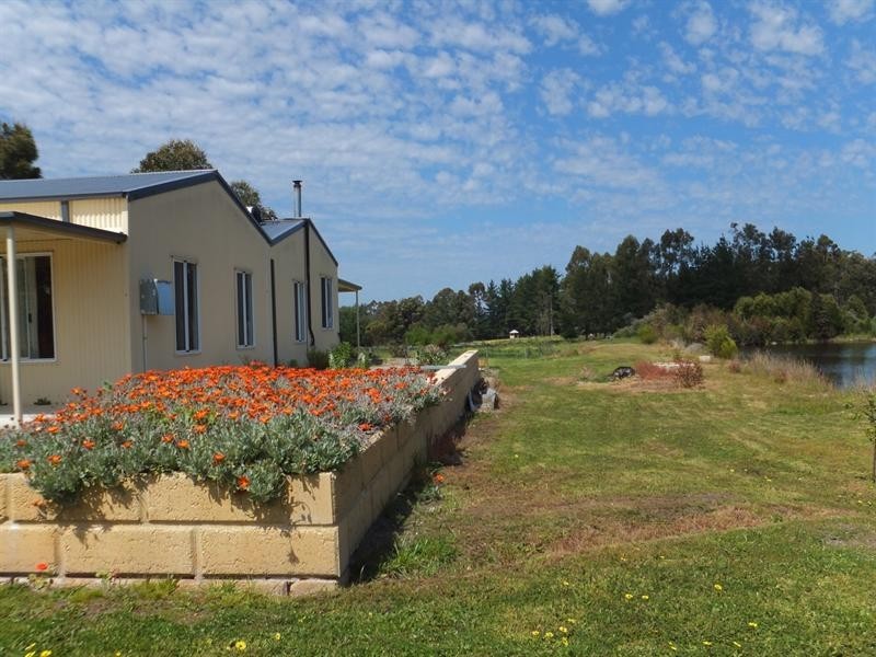 5 and 9 Baxter Street, Kirup WA 6251