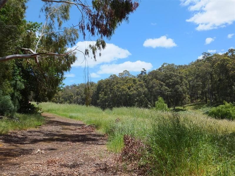 1268 Brookhampton Road, Kirup WA 6251