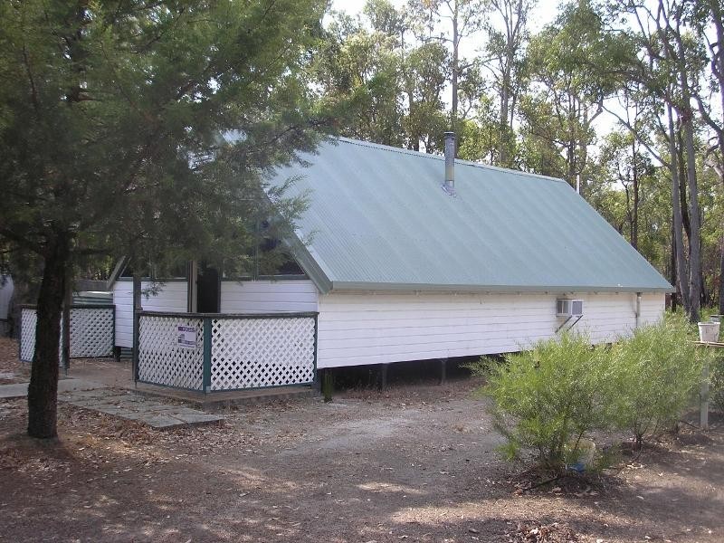 8 Moore Street, Wilga WA 6243