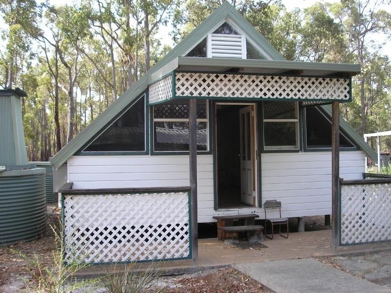 8 Moore Street, Wilga WA 6243