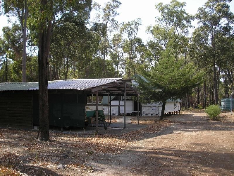 8 Moore Street, Wilga WA 6243