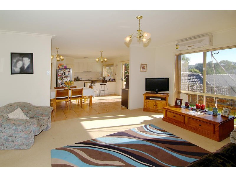 1/233-235 Nepean Street, Greensborough VIC 3088