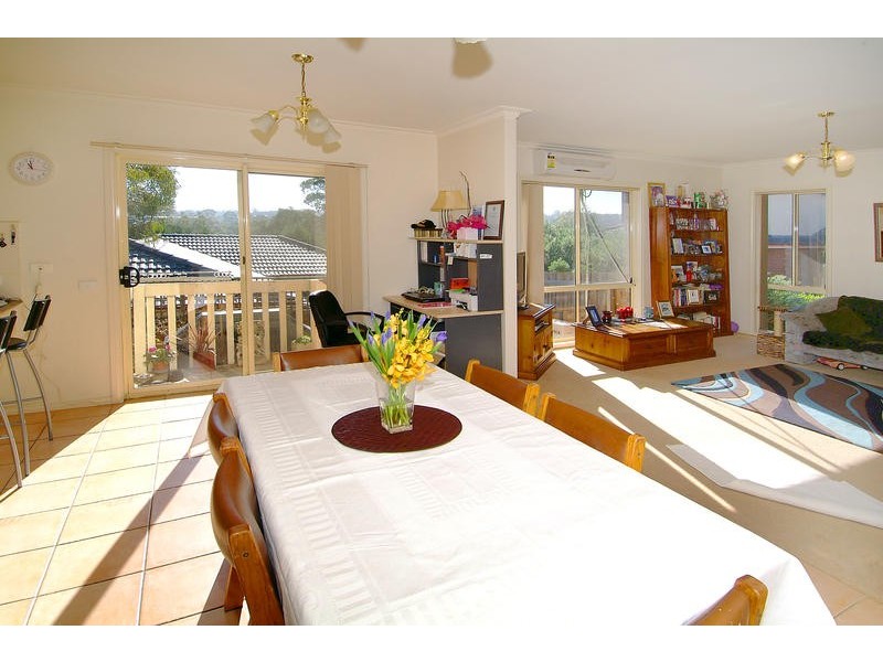 1/233-235 Nepean Street, Greensborough VIC 3088