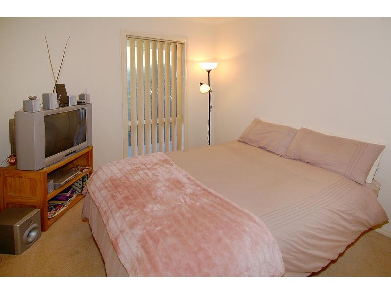 1/233-235 Nepean Street, Greensborough VIC 3088