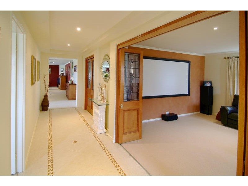 53 Kamarooka Drive, Wattle Glen VIC 3096