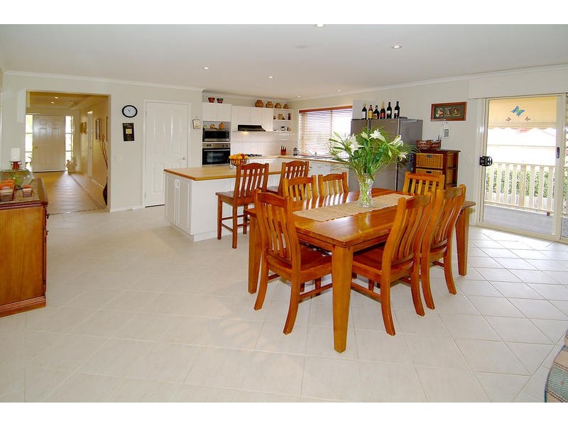 53 Kamarooka Drive, Wattle Glen VIC 3096