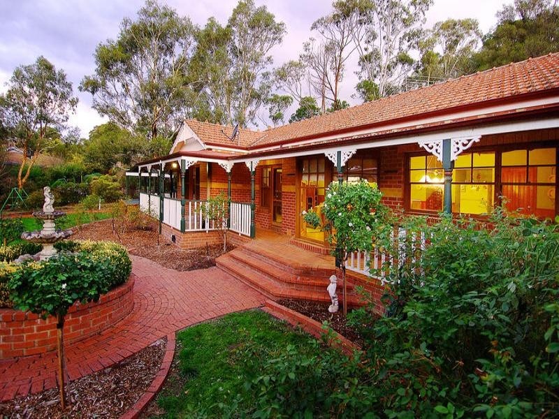 42 Zig Zag Road, Eltham VIC 3095