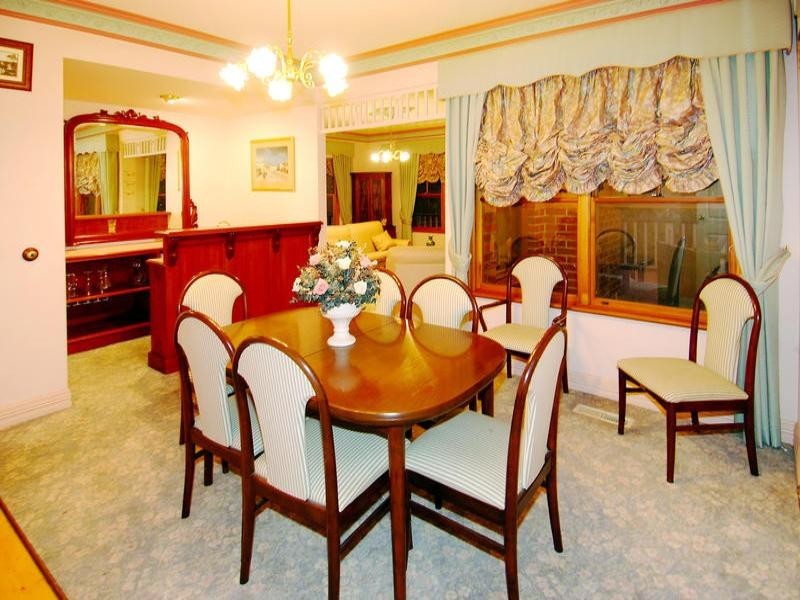 42 Zig Zag Road, Eltham VIC 3095