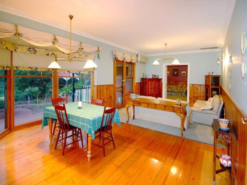 42 Zig Zag Road, Eltham VIC 3095