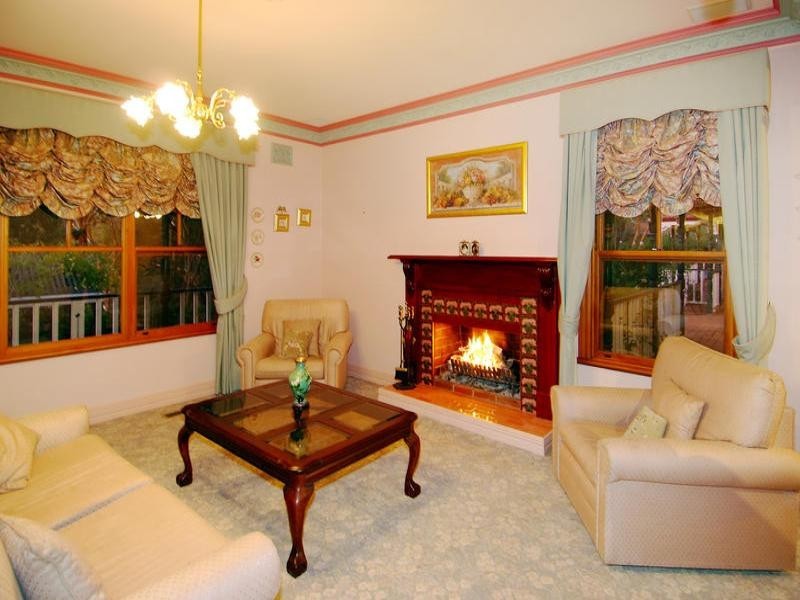 42 Zig Zag Road, Eltham VIC 3095