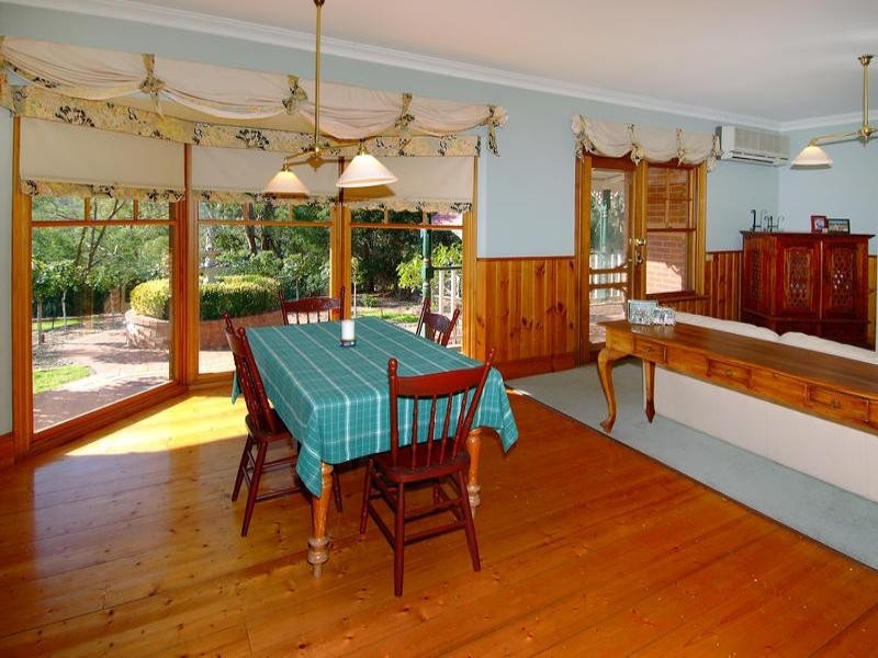 42 Zig Zag Road, Eltham VIC 3095