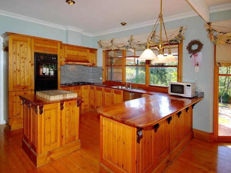 42 Zig Zag Road, Eltham VIC 3095