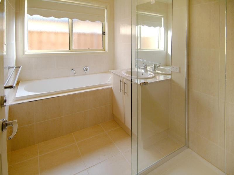 16 Smokey Glade, Doreen VIC 3754