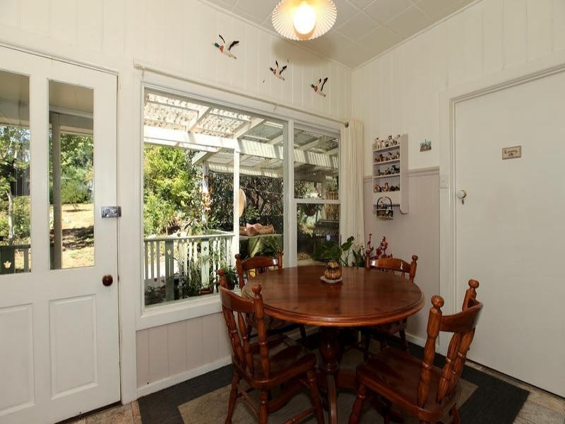 32 Kangaroo Ground Road, Wattle Glen VIC 3096