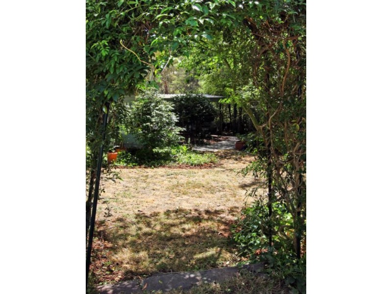 32 Kangaroo Ground Road, Wattle Glen VIC 3096